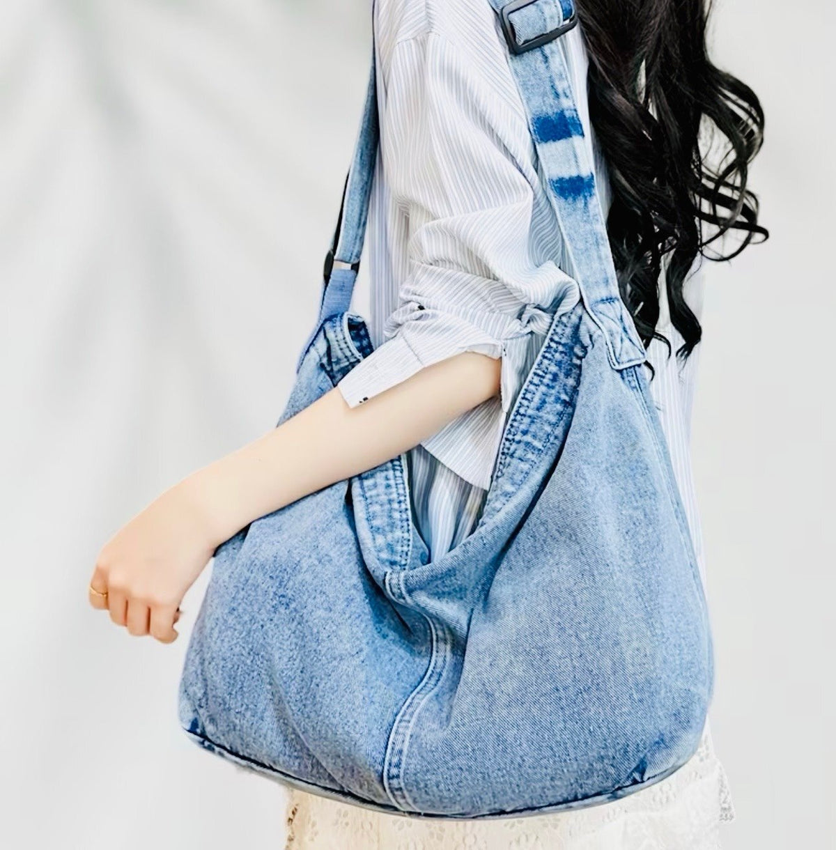 New -Vintage -Distressed -Large Capacity -Denim Tote/Shoulder Bag -Light Wash