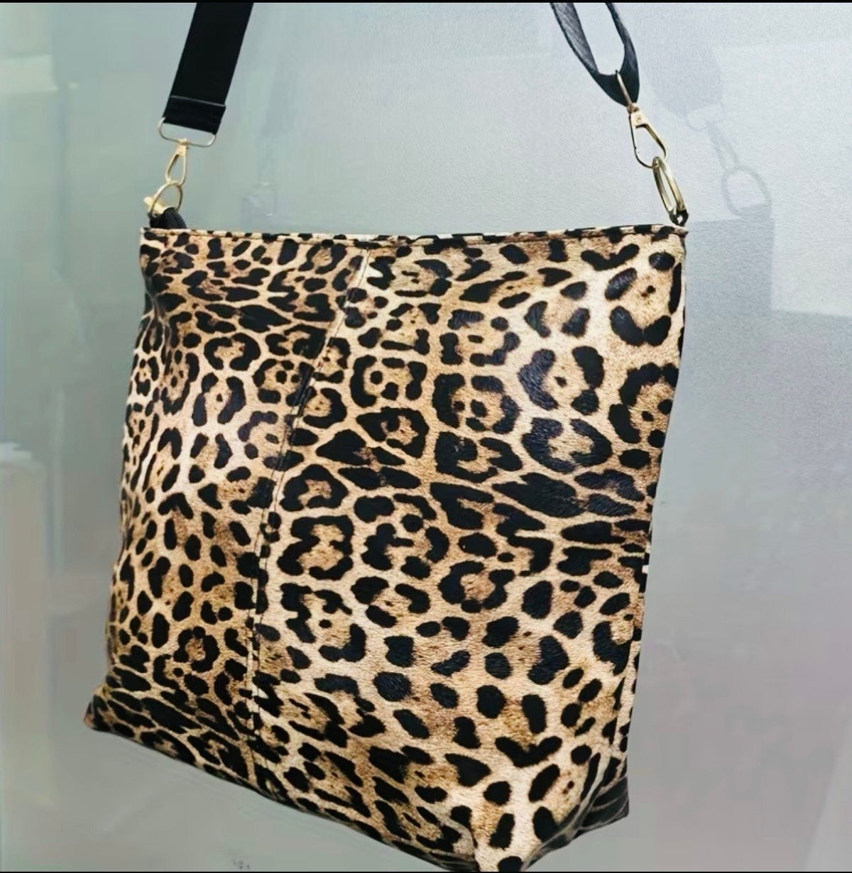 New - Gorgeous -Vintage Inspired -Faux Suede -Leopard Print Shoulder Bag