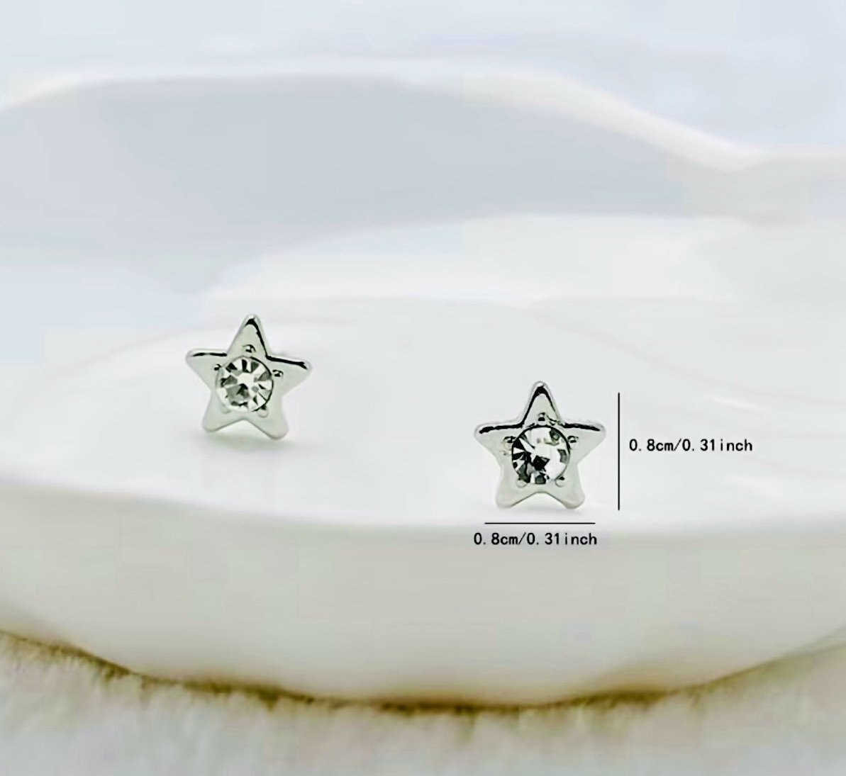 New -Beautiful -18K White Gold Star with Inlaid Zircon Stud Earrings