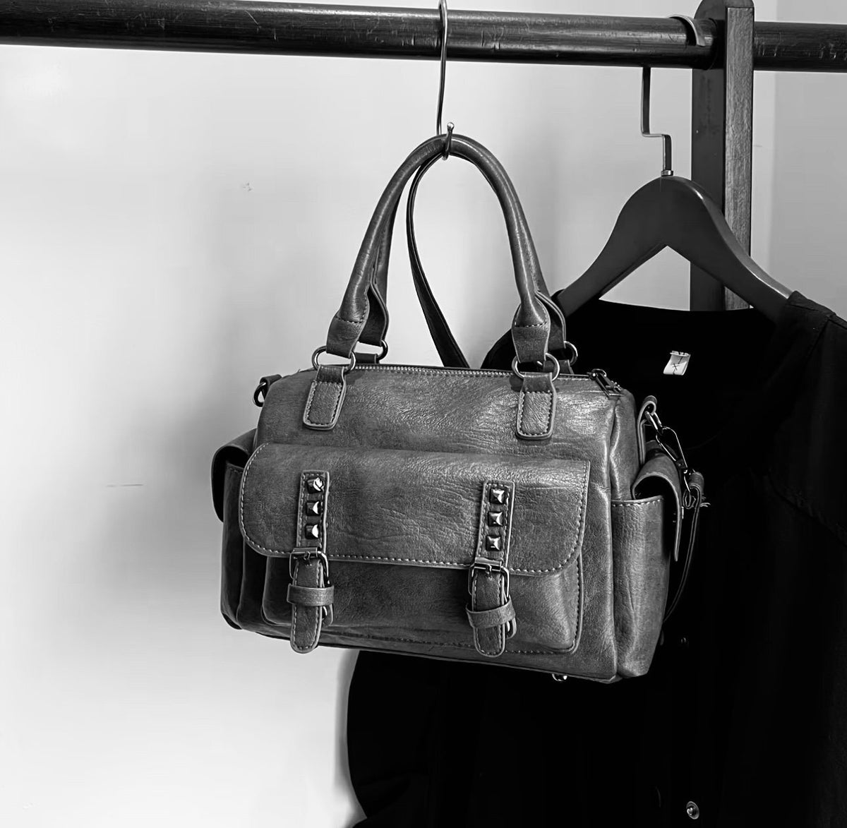 New - Chic - Vintage Inspired Faux Leather Satchel Style Shoulder Bag - Black