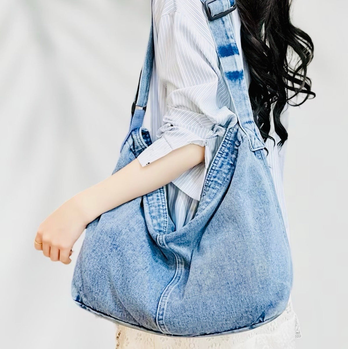 New -Vintage -Distressed -Large Capacity -Denim Tote/Shoulder Bag -Light Wash