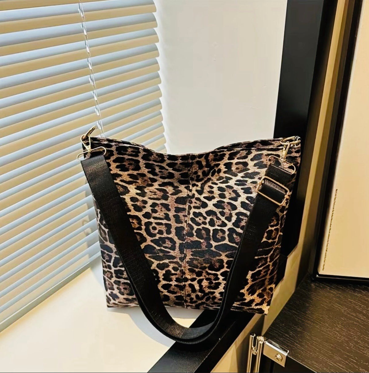 New - Gorgeous -Vintage Inspired -Faux Suede -Leopard Print Shoulder Bag