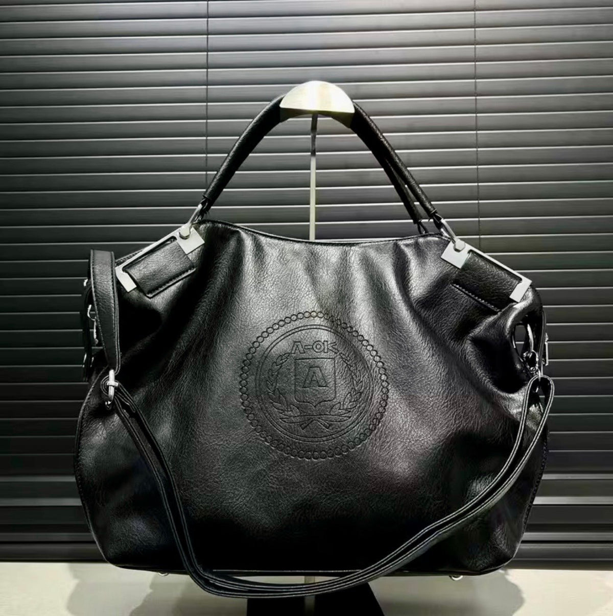 New -Gorgeous -Y2K -Retro Inspired Luxury Faux Leather Shoulder Bag/Tote -Black