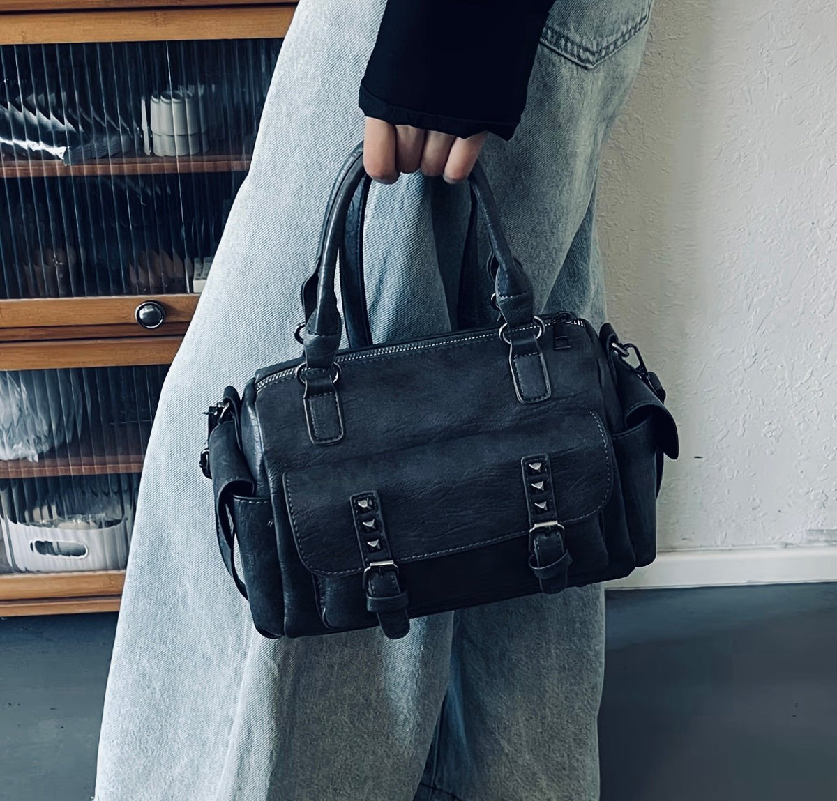 New - Chic - Vintage Inspired Faux Leather Satchel Style Shoulder Bag - Black